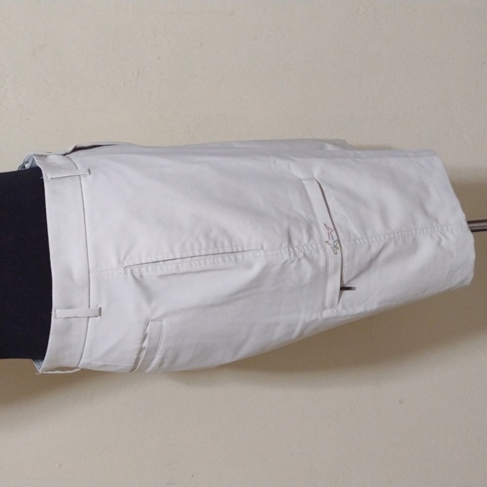 Greg Norman 10" TECH CARGO GOLF SHORT - Picture 2 of 5